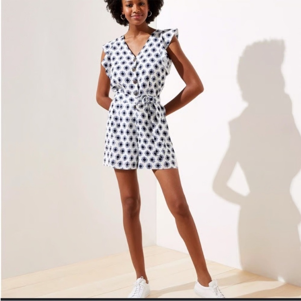 LOFT Floral Print Romper Size 10 NWT Navy White Tie Waist Flutter Sleeve